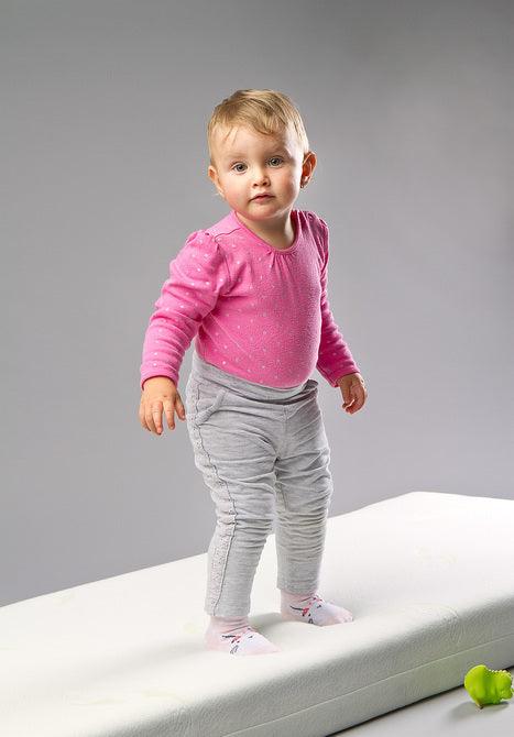 Luxe Aloe Vera 120 x 60 11 cm Buckwheat-Foam-Coconut Mattress provides comfort and restful sleep of a baby. Its unique tunnel buckwheat filling contains components inhibiting the development of micro flora and mites. It does not spring, provides proper backrest and adapts to baby's position during sleep. The layer of natural coconut fibers stiffens the construction of the mattress. That kind of structure provides proper air circulation.