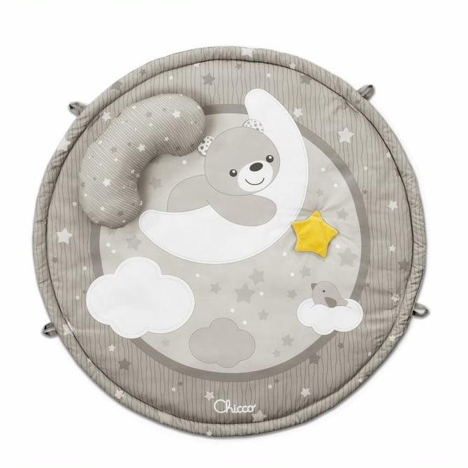 Whether your baby is lying on the belly or on the back, there is a lot to explore on the beautiful 3 in 1 baby gym that features melodies and colourful projections. On this soft padded play mat, your little one will feel comfy and safe.