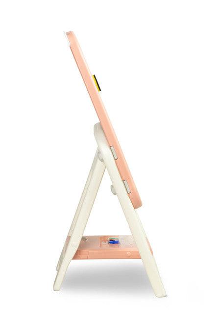 Learning to write and draw will now be easier with the TED education board from Toyz. The magnetic board equipped with a set of markers and colorful magnets also includes a chair that will allow the little artist's tired legs to rest. The look of the set will appeal to every lover of bears.