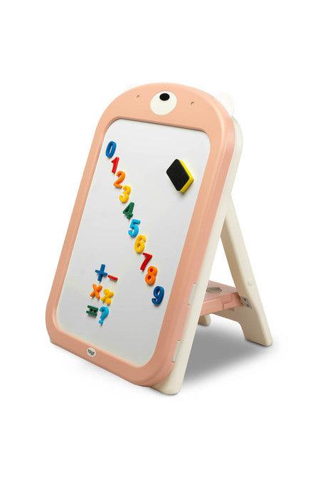 Learning to write and draw will now be easier with the TED education board from Toyz. The magnetic board equipped with a set of markers and colorful magnets also includes a chair that will allow the little artist's tired legs to rest. The look of the set will appeal to every lover of bears.