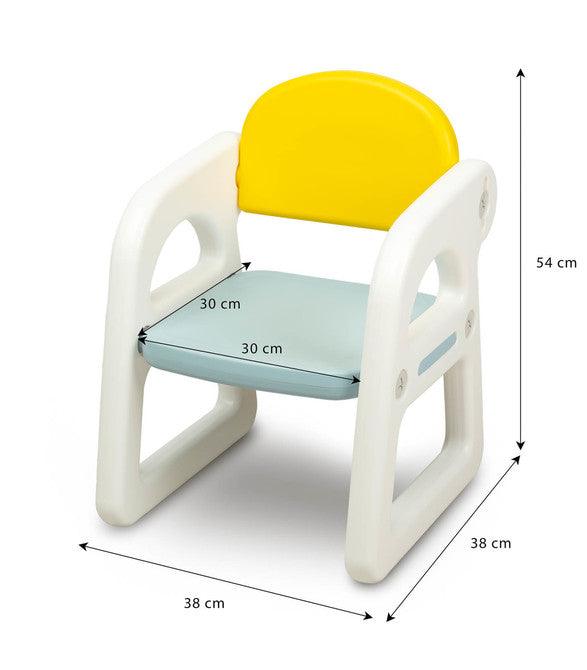 Learning to write and draw will now be easier with the TED education board from Toyz. The magnetic board equipped with a set of markers and colorful magnets also includes a chair that will allow the little artist's tired legs to rest. The look of the set will appeal to every lover of bears.