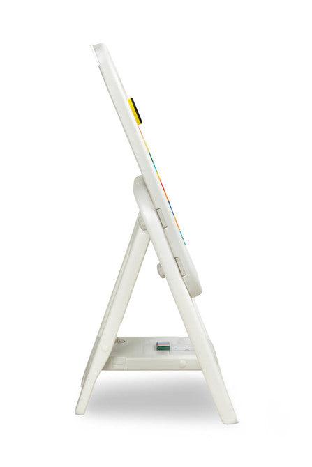 Learning to write and draw will now be easier with the TED education board from Toyz. The magnetic board equipped with a set of markers and colorful magnets also includes a chair that will allow the little artist's tired legs to rest. The look of the set will appeal to every lover of bears.