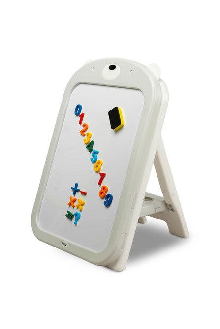 Learning to write and draw will now be easier with the TED education board from Toyz. The magnetic board equipped with a set of markers and colorful magnets also includes a chair that will allow the little artist's tired legs to rest. The look of the set will appeal to every lover of bears.