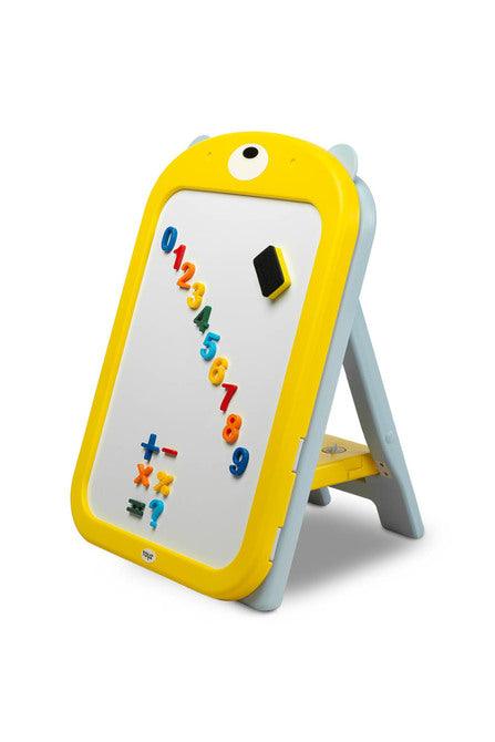 Learning to write and draw will now be easier with the TED education board from Toyz. The magnetic board equipped with a set of markers and colorful magnets also includes a chair that will allow the little artist's tired legs to rest. The look of the set will appeal to every lover of bears.