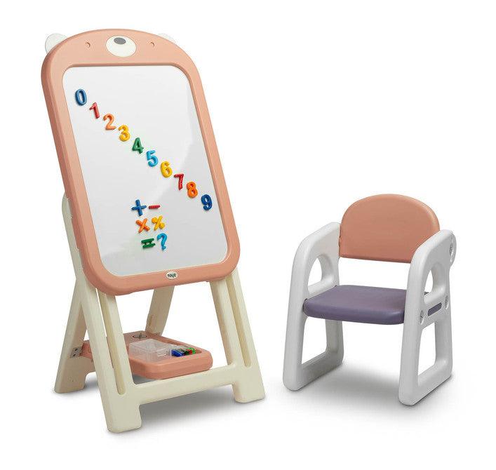 Learning to write and draw will now be easier with the TED education board from Toyz. The magnetic board equipped with a set of markers and colorful magnets also includes a chair that will allow the little artist's tired legs to rest. The look of the set will appeal to every lover of bears.