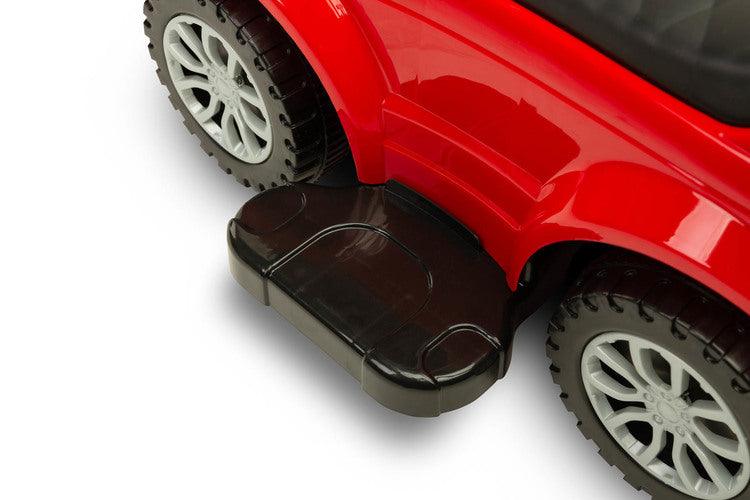 The Sport Car from Toyz is an indispensable companion for walks. Thanks to its design, it can be easily adapted to the needs of the child. It can be a pusher, a walker and a typical ride-on - just disassemble the appropriate elements. Rides have a battery-powered steering wheel with lights and sounds, and a very useful storage space under the seat. Raised rails prevent the baby from falling and block the possibility of turning the front wheels.