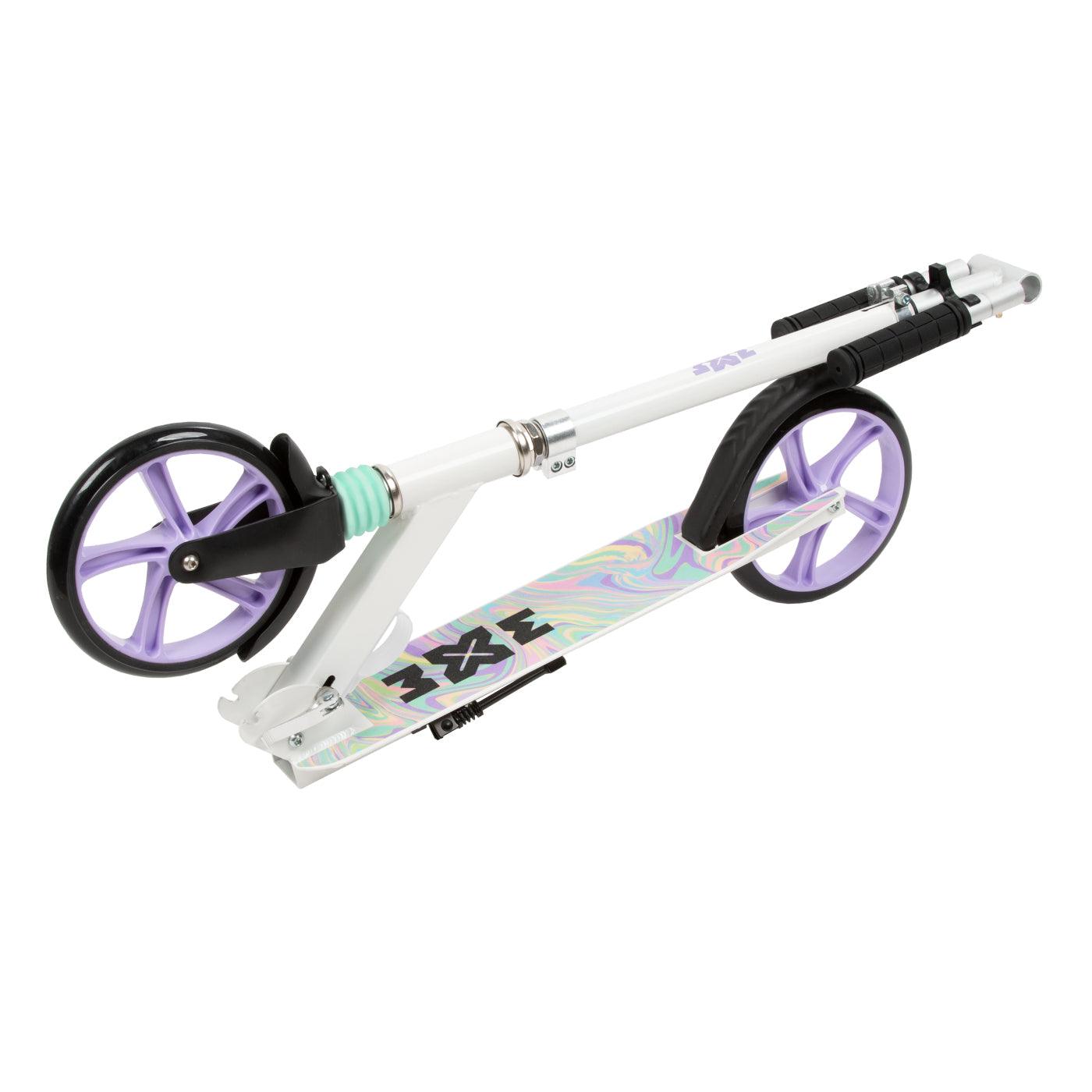 The perfect scooter for getting around the city, both for older children and adults. Durable steel and aluminum construction. Light and compact - the scooter weighs less than  4 kg. Foldable foot  for easy parking. Anti-slip platform. Foot brake  located above the rear wheel. Steering wheel. 3-step  handlebar height adjustment  in the range of  86 - 94 - 102 cm. Ergonomic handles – ensure comfortable and safe handling. The handles can be folded and placed in special mountings.