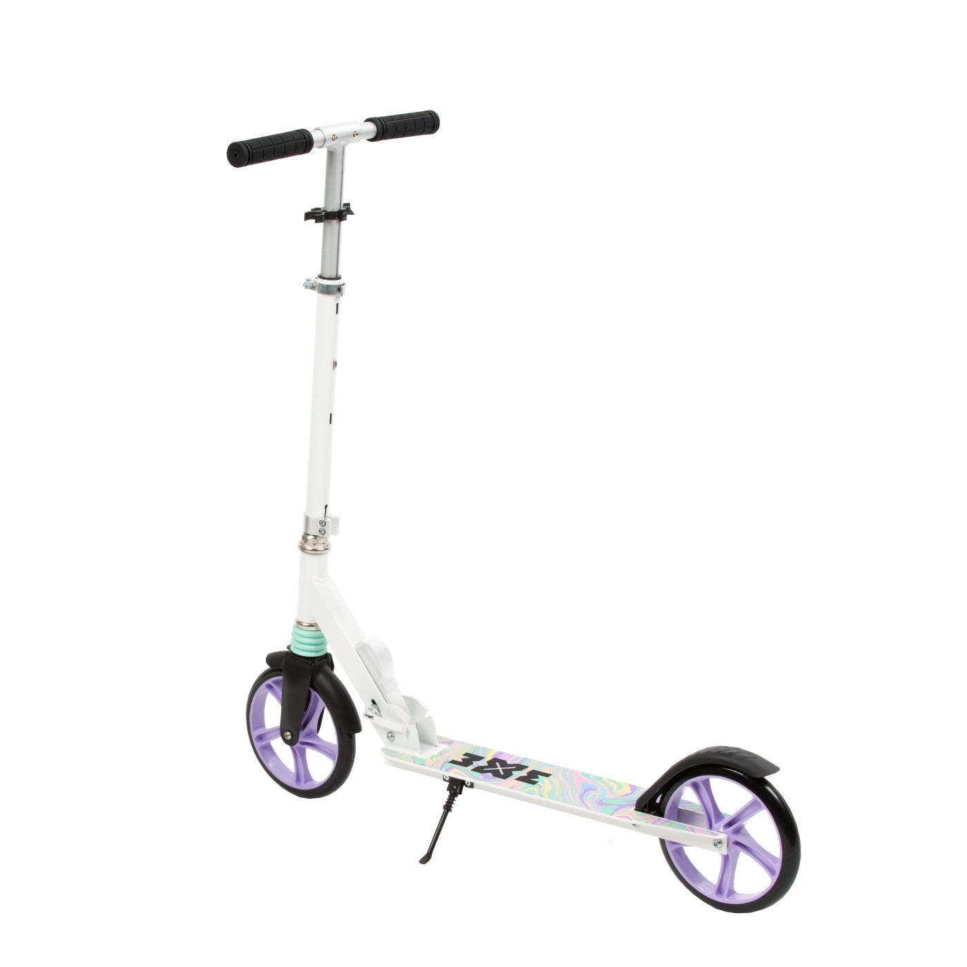 The perfect scooter for getting around the city, both for older children and adults. Durable steel and aluminum construction. Light and compact - the scooter weighs less than  4 kg. Foldable foot  for easy parking. Anti-slip platform. Foot brake  located above the rear wheel. Steering wheel. 3-step  handlebar height adjustment  in the range of  86 - 94 - 102 cm. Ergonomic handles – ensure comfortable and safe handling. The handles can be folded and placed in special mountings.