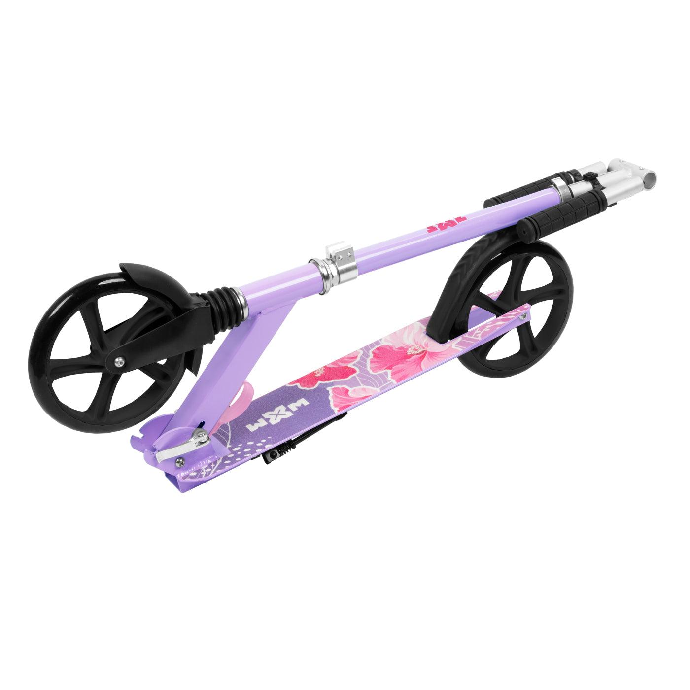 The perfect scooter for getting around the city, both for older children and adults. Durable steel and aluminum construction. Light and compact - the scooter weighs less than  4 kg. Foldable foot  for easy parking. Anti-slip platform. Foot brake  located above the rear wheel. Steering wheel. 3-step  handlebar height adjustment  in the range of  86 - 94 - 102 cm. Ergonomic handles – ensure comfortable and safe handling. The handles can be folded and placed in special mountings.