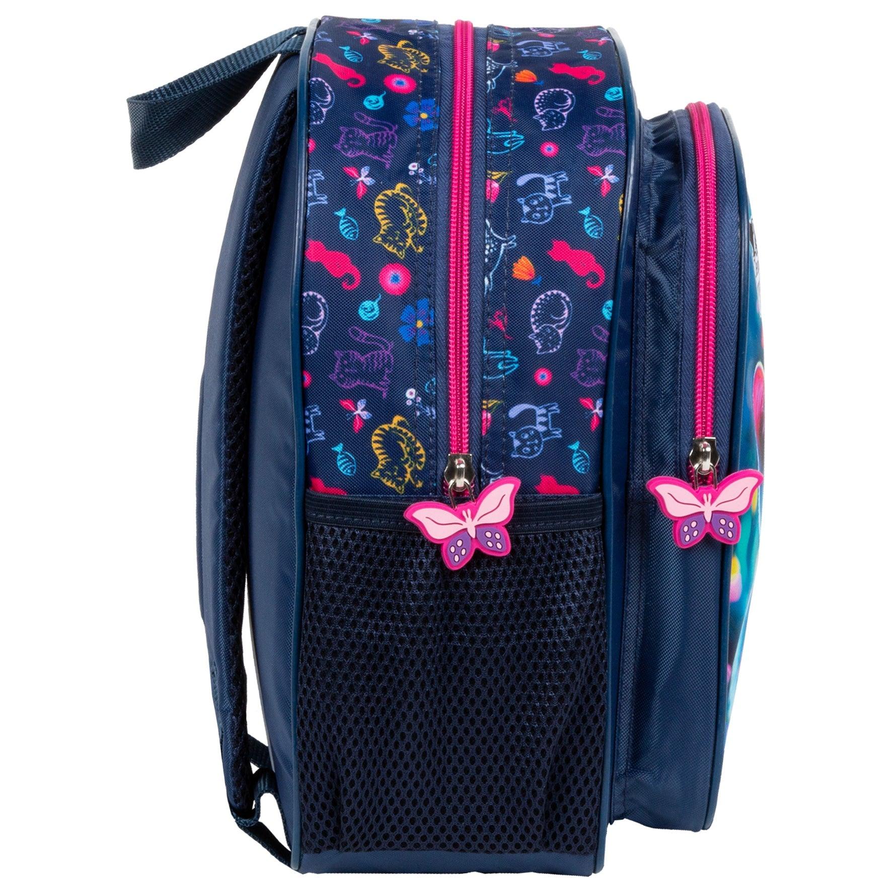 A lightweight, comfortable backpack for the youngest. Effortlessly carry the essentials for your little one. This backpack is perfect for adventures and school days alike, ensuring your child's comfort and organization all day long. The perfect way to make your child's day easier. Keep them organized and comfortable, whether they're at school or out exploring.