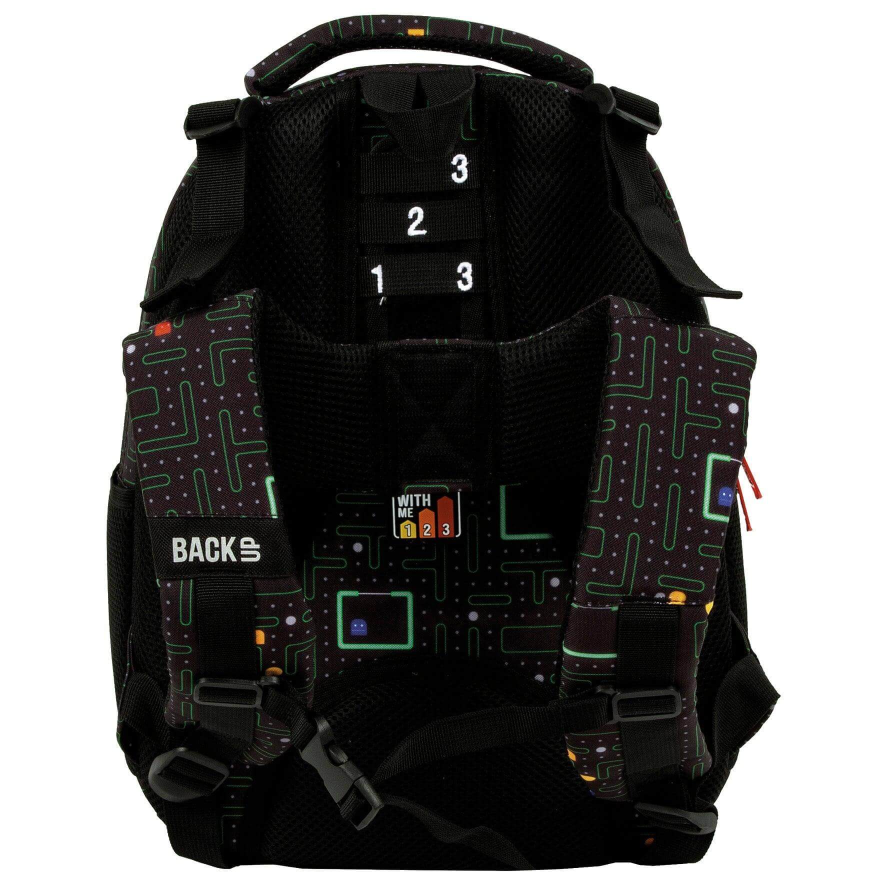 An intricate labyrinth filled with points, obstacles and... Opponents! In this game, dexterity and logical thinking skills are worth gold. Colorful sprites roam the intricate corridors of black material, and intense red accessories give the BackUP backpack from the Gamer collection an energetic expression. Addictive like the best computer game, this is a backpack for a boy who is already looking forward to the next school challenges.