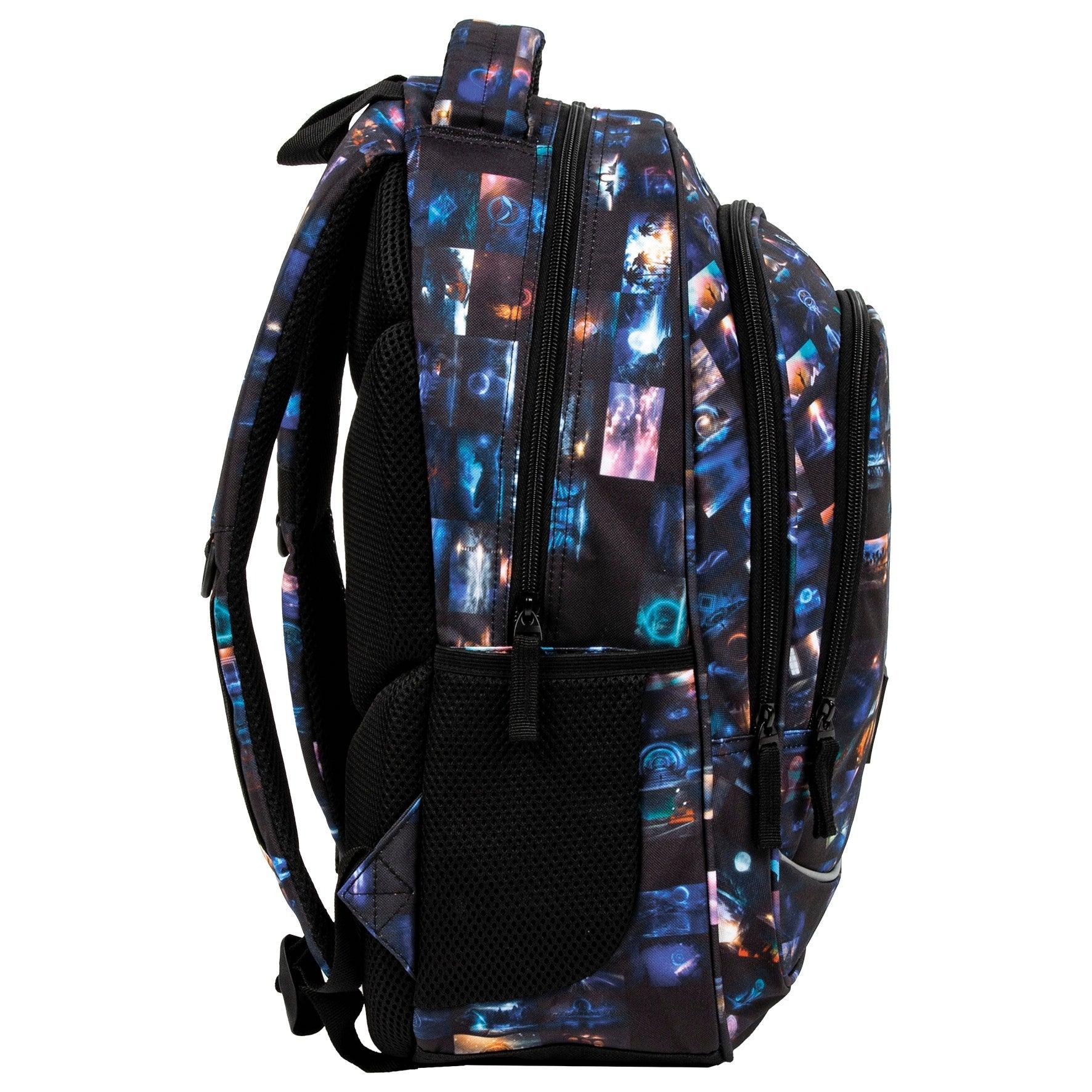 Mysterious places, strong elements, supernatural phenomena, unusual creatures. Fantastic icons make up the mystical and magical BackUP backpack. A composition created by a combination of graphic tiles depicting places from dreams makes this school backpack full of mysteries draw you into the infinite depths of imagination.