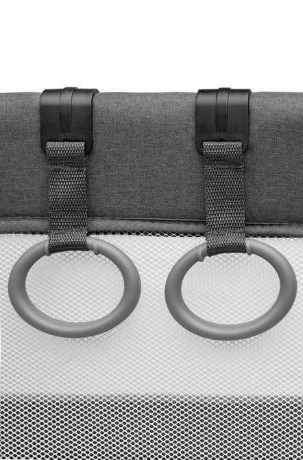 Light weight, practical and easy to operate square playpen. Quadra is perfect as a place for the baby to rest and play both at home and while travelling. Equipped with a soft mattress with a colourful design and stand-up learning handles. Matching carrier bag for easy transportation included.