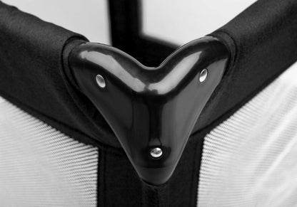 Light weight, practical and easy to operate square playpen. Quadra is perfect as a place for the baby to rest and play both at home and while travelling. Equipped with a soft mattress with a colourful design and stand-up learning handles. Matching carrier bag for easy transportation included.