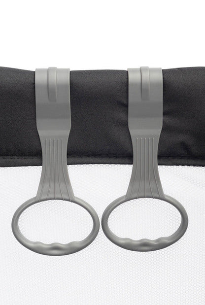 Light weight, practical and easy to operate square playpen. Quadra is perfect as a place for the baby to rest and play both at home and while travelling. Equipped with a soft mattress with a colourful design and stand-up learning handles. Matching carrier bag for easy transportation included.