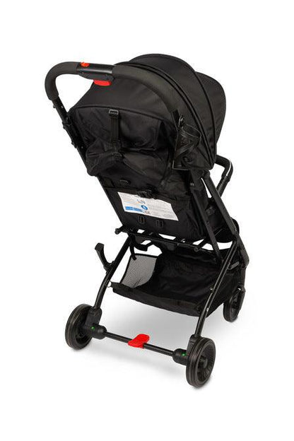 Sfera is a maneuverable stroller that can be taken on any trip. Suitable for children from 6 months to 15 kg (about 3 years). Its light weight and small size make it easy to fit into a car, train or take it on a plane. Small wheels, foam wheels give the stroller great maneuverability. The Sphere has a special telescopic handle that allows you to pull the folded stroller on wheels. Shopping will be facilitated by a basket under the seat, capable of holding items with a total weight of 4.5 kg.