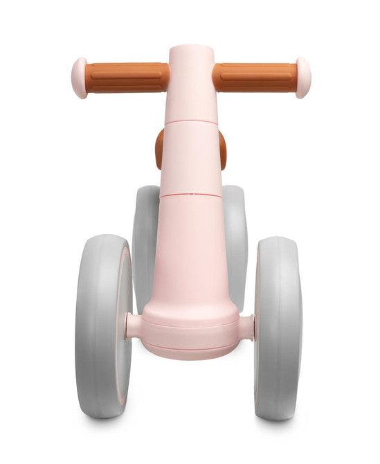 OTTO is a balance bike for the youngest, which will make learning to keep balance great fun on walks with their parents. Its metal frame ensures solidity of the structure, and the wheels made of flexible EVA foam guarantee driving comfort. OTTO is very easy to assemble, and its unusual appearance and interesting color scheme will catch the eye of every parent.