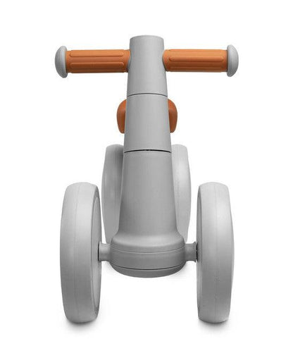 OTTO is a balance bike for the youngest, which will make learning to keep balance great fun on walks with their parents. Its metal frame ensures solidity of the structure, and the wheels made of flexible EVA foam guarantee driving comfort. OTTO is very easy to assemble, and its unusual appearance and interesting color scheme will catch the eye of every parent.