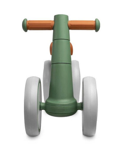 OTTO is a balance bike for the youngest, which will make learning to keep balance great fun on walks with their parents. Its metal frame ensures solidity of the structure, and the wheels made of flexible EVA foam guarantee driving comfort. OTTO is very easy to assemble, and its unusual appearance and interesting color scheme will catch the eye of every parent.