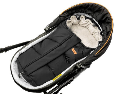 Combi 3 in 1 Quilted romper bag with the possibility of length adjustment is a perfect choice for the parents who are looking for a universal solution. The romper bag is covered with waterproof, attested fabric on the outside. From the inside, there is a warm polar fleece which makes the baby feel comfortably and conveniently, and his/her soft skin is not exposed to irritation.