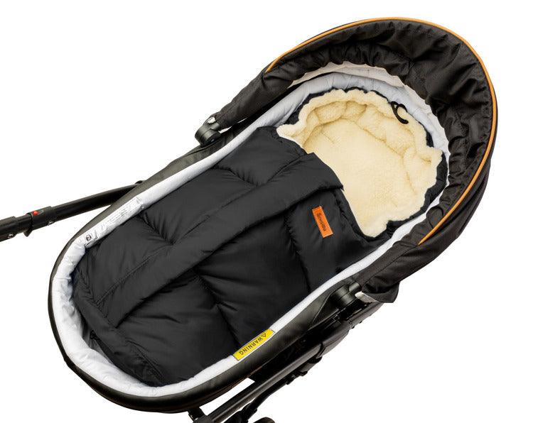 Combi 3 in 1 Quilted romper bag with the possibility of length adjustment is a perfect choice for the parents who are looking for a universal solution. The romper bag is covered with waterproof, attested fabric on the outside. From the inside, there is a warm polar fleece which makes the baby feel comfortably and conveniently, and his/her soft skin is not exposed to irritation.