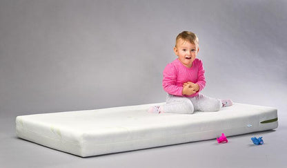 Luxe Aloe Vera 120 x 60 11 cm Buckwheat-Foam-Coconut Mattress provides comfort and restful sleep of a baby.  Its unique tunnel buckwheat filling contains components inhibiting the development of micro flora and mites. It does not spring, provides  proper backrest and adapts to baby's position during sleep. The layer of natural coconut fibers stiffens the construction of the mattress. That kind of structure provides proper air circulation. 