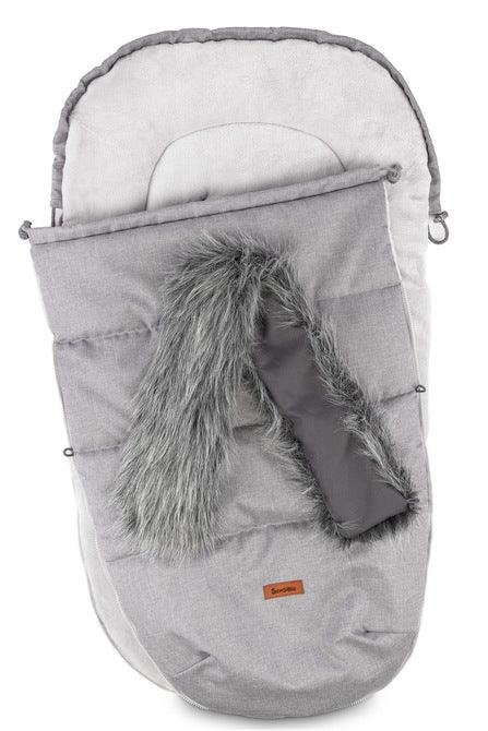 Indiana romper bag is a perfect product for winter walks. It combines a fashionable design and high quality. The romper bag is finished with a waterproof fabric imitating linen. Interior layer is made from soft and warm polar fleece. Additionally, between them, there is a fluffy, anti-allergic non-woven fabric which provides effective protection and comfort. The romper bag fits prams, strollers, and sledges. It also has holes for 5-point belts which enable safe fastening of a child.