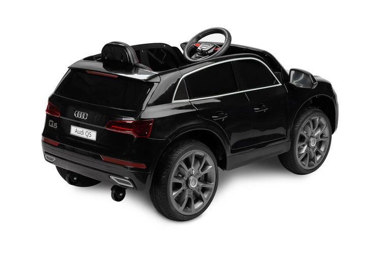 The Audi Q5 is a licensed battery vehicle that combines the comfort of an SUV with the sportiness of the Audi brand. The comfort of play is increased by a comfortable eco-leather seat, 5-point seat belts, EVA foam wheels and shock absorbers. Q5 is powered by 2 dynamic 35W motors and a 7Ah battery, which guarantees a long ride.The time spent behind the wheel will be made more pleasant by the multimedia panel with built-in melodies and AUX (mini jack) and USB (mp3 files) inputs.