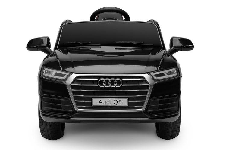 The Audi Q5 is a licensed battery vehicle that combines the comfort of an SUV with the sportiness of the Audi brand. The comfort of play is increased by a comfortable eco-leather seat, 5-point seat belts, EVA foam wheels and shock absorbers. Q5 is powered by 2 dynamic 35W motors and a 7Ah battery, which guarantees a long ride.The time spent behind the wheel will be made more pleasant by the multimedia panel with built-in melodies and AUX (mini jack) and USB (mp3 files) inputs.