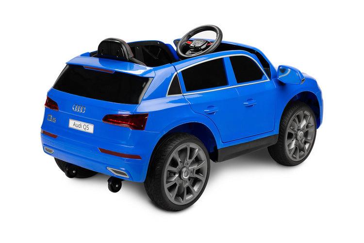 The Audi Q5 is a licensed battery vehicle that combines the comfort of an SUV with the sportiness of the Audi brand. The comfort of play is increased by a comfortable eco-leather seat, 5-point seat belts, EVA foam wheels and shock absorbers. Q5 is powered by 2 dynamic 35W motors and a 7Ah battery, which guarantees a long ride.The time spent behind the wheel will be made more pleasant by the multimedia panel with built-in melodies and AUX (mini jack) and USB (mp3 files) inputs.