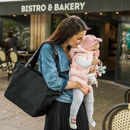 After all, this is a special, best time that will not happen again. Enjoy motherhood and your babys development with the Babyono bag. The BEST TIME EVER bag for mum that can be attached to a pram/stroller is characterised by excellent technical solutions and great looks. This multifunctional bag is designed for active mothers who appreciate high quality products. With practical shape and design combined with well-thought-out organisation of the pockets you can arrange the interior comfortably.