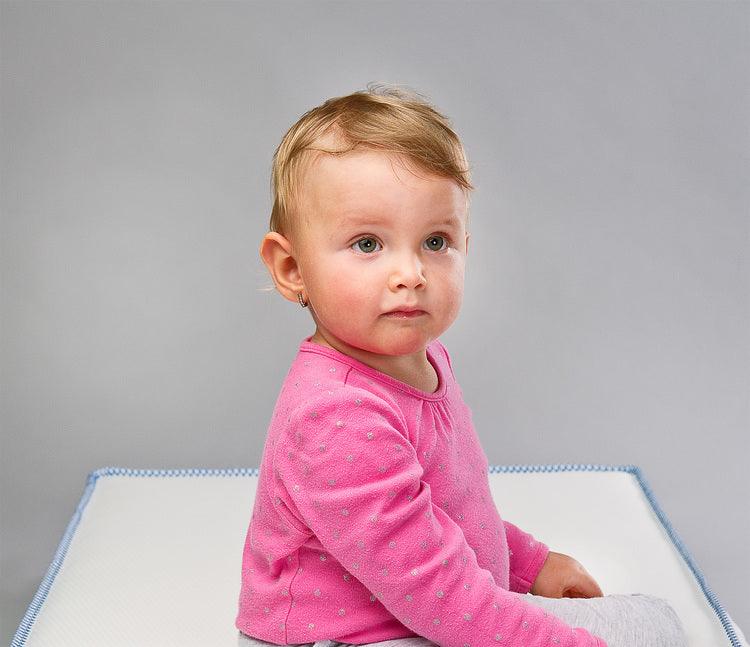 LATEX-FOAM MATTRESS 120x60 cm, a reversible mattress for the youngest. The latex mat is highly valued due to high degree of flexibility. It perfectly fits the natural curvatures of the body, ensuring proper support for the spine. Classical polyurethane foam provides proper hardness of the bed during the first months of the child's life. A delicate in touch, detachable case simplifies the maintenance. The mattress has a medical device certificate.