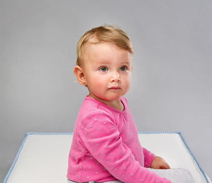 LATEX-FOAM MATTRESS 120x60 cm, a reversible mattress for the youngest. The latex mat is highly valued due to high degree of flexibility. It perfectly fits the natural curvatures of the body, ensuring proper support for the spine. Classical polyurethane foam provides proper hardness of the bed during the first months of the child's life. A delicate in touch, detachable case simplifies the maintenance. The mattress has a medical device certificate.