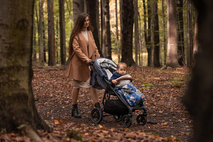 Velvet Romper Bag was designed having in mind the comfort during walks in cloudy weather. It is a really good alternative for „unruly” blankets which are likely to slide down or fall out from the pushchair. It has holes for 5-point safety belts, thanks to which it will not slide down and will provide proper protection depending on atmospheric conditions. It’s starting to rain? Under the outer layer of cotton, the romper bag has a layer of nylon which protects against getting wet.