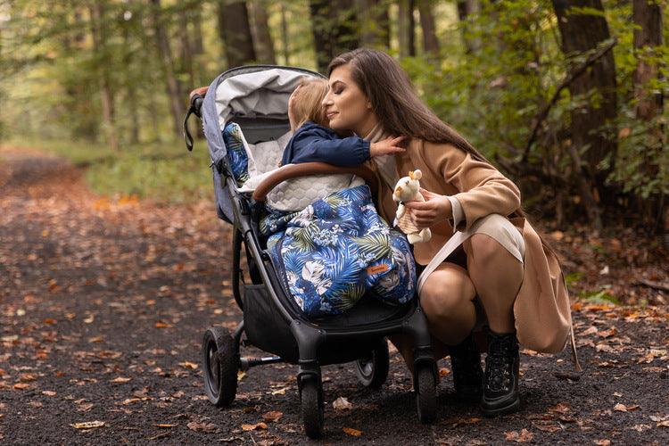 Velvet Romper Bag was designed having in mind the comfort during walks in cloudy weather. It is a really good alternative for „unruly” blankets which are likely to slide down or fall out from the pushchair. It has holes for 5-point safety belts, thanks to which it will not slide down and will provide proper protection depending on atmospheric conditions. It’s starting to rain? Under the outer layer of cotton, the romper bag has a layer of nylon which protects against getting wet.