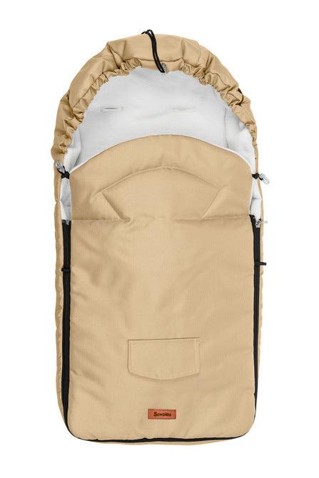 Multi-layered and universal romper bag, prepared for walks on colder days. The baby will feel safe and comfortable in it and his/her soft skin will not be exposed to irritation. The romper bag is covered with waterproof, attested fabric on the outside. From the inside, there is a warm and nice in touch polar fleece. There is an additional layer of batting between them.