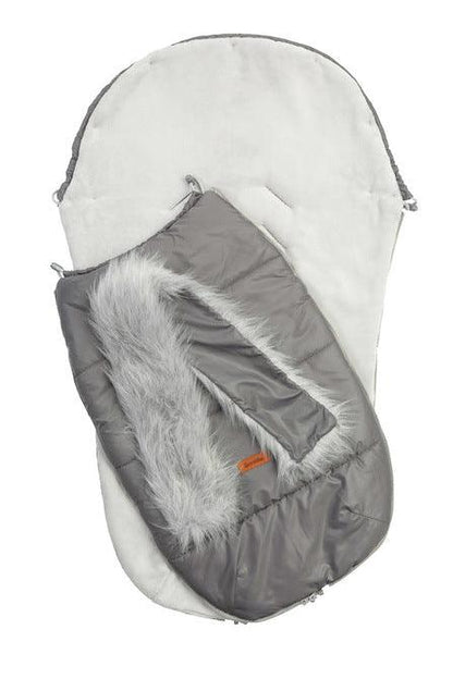 Orso romper bag has a waterproof, easy to keep clean over layer with aesthetic quilting. On the inside there is a layer of soft polar fleece. The layer of fluffy, anti-allergic nonwoven fabric provides effective protection and comfort. Artificial fur by the hood that can be unfastened makes it look exceptional. The romper bag fits pushchairs of any style. It can be used in prams, strollers, and for sledges. It has holes for belts and a zip at the entire length.