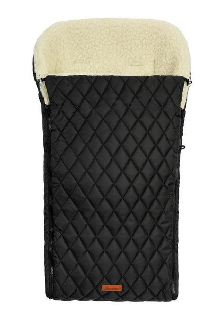 The multi-layer & universal quilted sleeping bag from Sensillo will carefully protect your child on colder days. The quilted, waterproof material with which the sleeping bag is sewn on the outside protects against unpleasant rainfall & the inner layer trimmed with warm and nice fleece will ensure comfort during walks. In addition, between them there is a layer of insulation that provides adequate insulation. The back of the sleeping bag has an overlap that prevents the bag from sliding off the backrest.