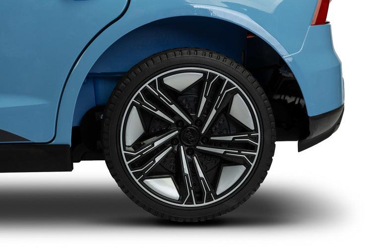 The Audi RS E-Tron GT from Toyz is a unique battery-powered vehicle for children. The design elements of the "adult" model were faithfully reproduced. The V-shaped rear beam of lights, the X-shaped headlamps and the entire body with the dynamic proportions of the GT inspired by sporty dynamics are noteworthy. As befits a real Audi sports car, it has a 4-wheel drive. Comfort and safety of play are ensured by: shock absorbers, EVA foam wheels, eco-leather seat, 3-point belts, slow start and automatic brake.