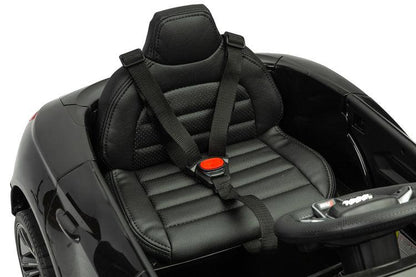 The Audi RS E-Tron GT from Toyz is a unique battery-powered vehicle for children. The design elements of the "adult" model were faithfully reproduced. The V-shaped rear beam of lights, the X-shaped headlamps and the entire body with the dynamic proportions of the GT inspired by sporty dynamics are noteworthy. As befits a real Audi sports car, it has a 4-wheel drive. Comfort and safety of play are ensured by: shock absorbers, EVA foam wheels, eco-leather seat, 3-point belts, slow start and automatic brake.
