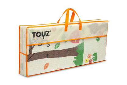 The TOYZ multifunctional mat is the perfect solution for organizing a play corner for children. It has many advantages that give it an advantage over material mats: it does not wrinkle or roll up, it is very difficult to move and it is easy to keep it clean. Its dimensions of 200 x 180 cm provide plenty of space for playing or learning to walk. Because it is made of thick XPE foam, it will ensure a soft landing in the event of a fall, and it will also insulate against the cold.