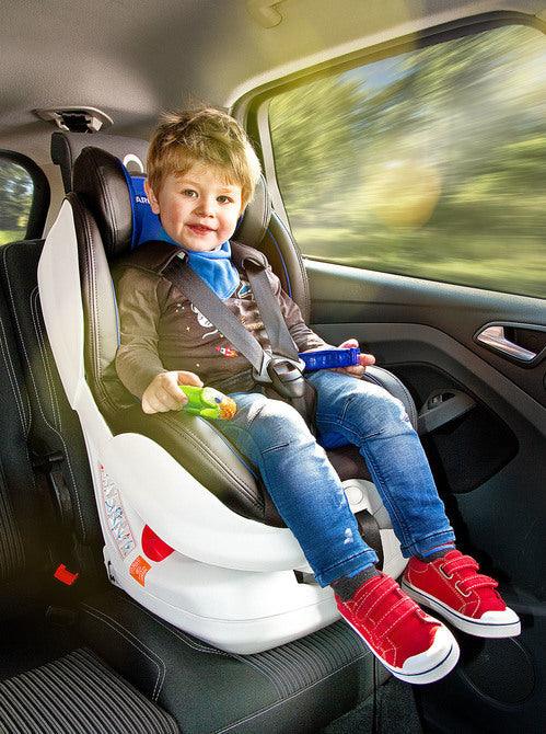 Defender PLUS is a seat that marks out new safety standards. After upgrading the previous version of the seat with car belt guides, extended weight group of the seat, allowing for rearward-facing installation for babies weighing up to 13 kg. While retaining the safety assets, makes the seat much more universal. The seat offers high comfort level for the little passenger (height and seat incline adjustment) as well as exceptional aesthetical sensations