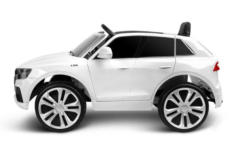 Toyz Audi Q8 is a modern battery ride on that will provide fun for many young drivers. The car will not only provide a lot of fun, but also help in the development of the toddler's motor coordination. The Audi license guarantees high quality and accuracy of reproduction. Toyz Audi Q8 has two 25W engines, a 12V, 4,5Ah battery.