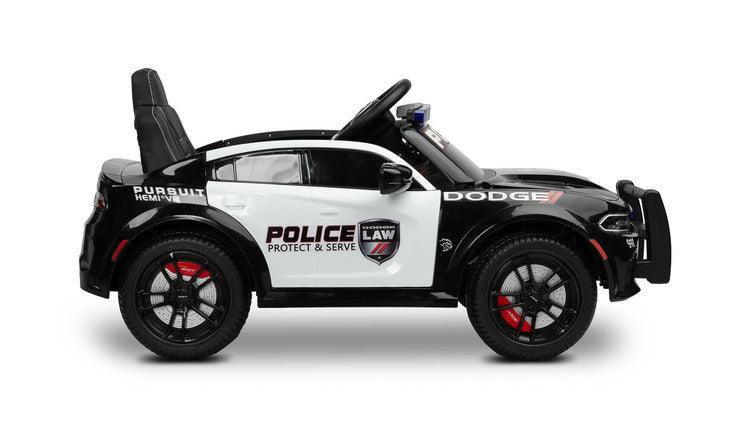 Dodge Charger Police from Toyz is a licensed battery carrier modeled on the iconic American car. The youngest users will be able to feel like American policemen. They will hear the sound of the V8 engine. To go in pursuit, all you have to do is turn on the police lights with a siren with one button. Two powerful 40W motors will help in chasing criminals, and stopping them will be facilitated by a microphone with a megaphone built into the vehicle. Comfort and safety are ensured by EVA foam wheels.