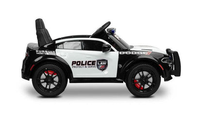 Dodge Charger Police from Toyz is a licensed battery carrier modeled on the iconic American car. The youngest users will be able to feel like American policemen. They will hear the sound of the V8 engine. To go in pursuit, all you have to do is turn on the police lights with a siren with one button. Two powerful 40W motors will help in chasing criminals, and stopping them will be facilitated by a microphone with a megaphone built into the vehicle. Comfort and safety are ensured by EVA foam wheels.