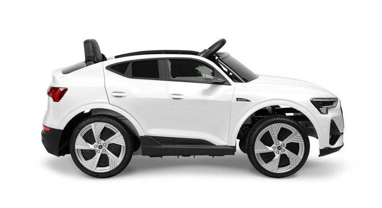 Audi E-tron Sportback is a Toyz licensed battery car that combines elegant design with the dynamism of an electric drive. Modern narrow mirrors and a combined rear light beam. The inner strength of the E-tron Sportback is the all-wheel drive with 45 W motors. They are powered by a 7 Ah battery. Comfort and safety of play are ensured by rear shock absorbers, EVA foam wheels, eco-leather seat, 3-point belts, slow start, two speed modes and an automatic brake.