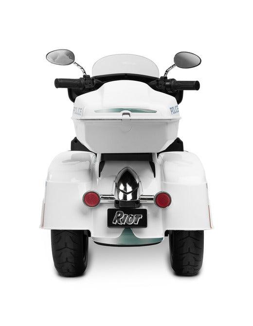 Riot is a unique three-wheeled motorcycle from Toyz, thanks to which children will be able to experience a motorcycle adventure. Just like a real motorcycle, the Riot has an easy-to-use handlebar throttle and brake pedal. Driving comfort is guaranteed by solid EVA foam wheels, a comfortable eco-leather seat and a multimedia panel with bluetooth. There is also a horn button in the multimedia panel, and a siren button in the police model.