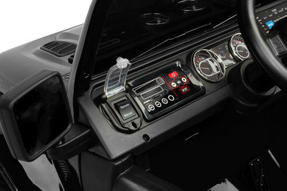 Jeep Rubicon is a battery vehicle, which is a licensed version of the well-known off-roader. The faithful reproduction of the Jeep's appearance will delight both small drivers and parents. Driving comfort is ensured by rear axle shock absorption and a seat with eco-leather upholstery. Easier off-road driving will be ensured by 4 motors driving 30-centimeter wheels made of EVA foam.