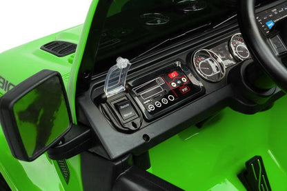 Jeep Rubicon is a battery vehicle, which is a licensed version of the well-known off-roader. The faithful reproduction of the Jeep's appearance will delight both small drivers and parents. Driving comfort is ensured by rear axle shock absorption and a seat with eco-leather upholstery. Easier off-road driving will be ensured by 4 motors driving 30-centimeter wheels made of EVA foam.