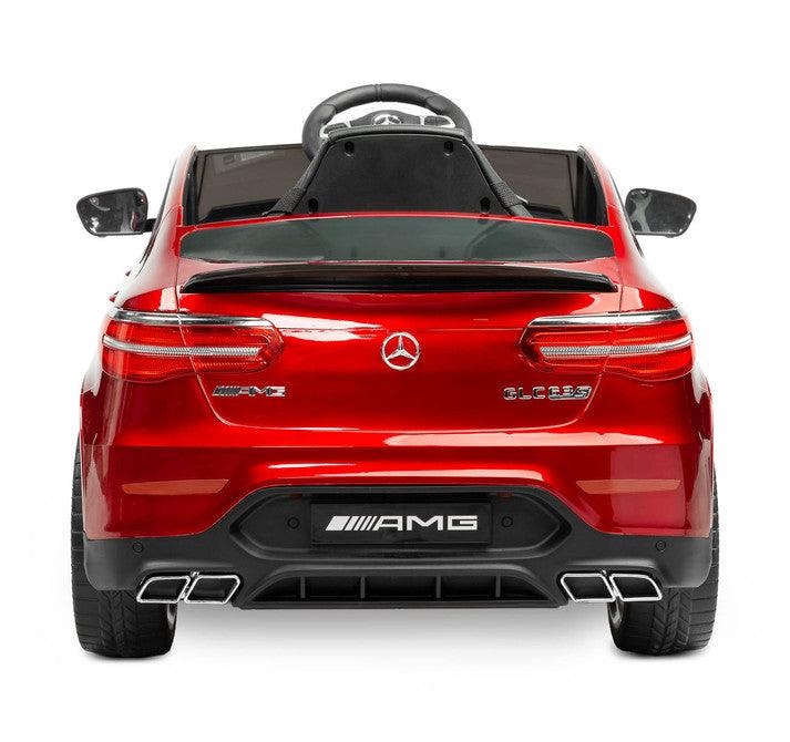 The Mercedes AMG GLC 63S is a Toyz licensed battery vehicle, which is modeled on the expressive and dynamic SUV of the German brand. The distinctive body line and unique design of the lights prove its uniqueness. The seat is covered with eco-leather and has 5-point safety belts with overlays on the shoulders.The comfort of the ride is ensured by the foam wheels, while parents will love the retractable wheels for easy carrying and the remote control.